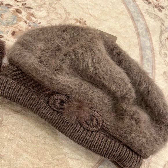 FAUX FUR BERET HAT AND NECK WARMER SET NWT - Picture 5 of 7